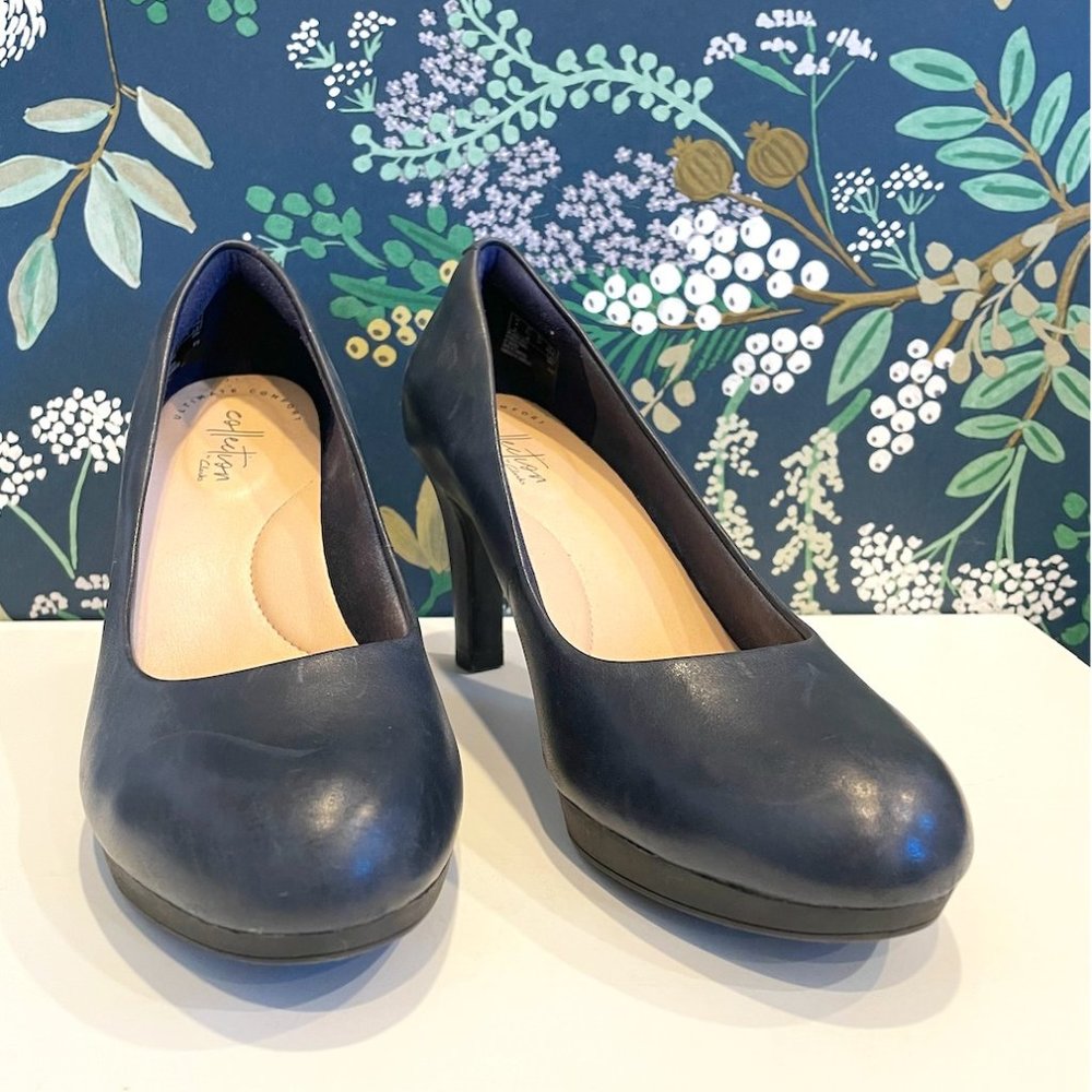 Clarks Adriel Viola Platform Pump in Navy